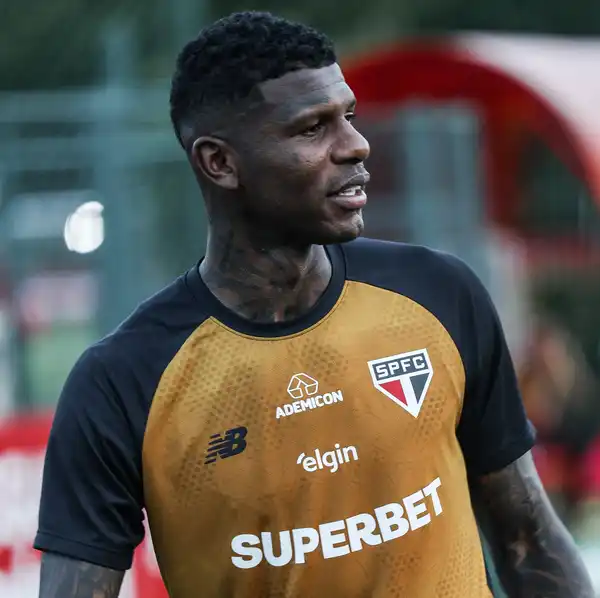 São Paulo busca reencontro com a vitória diante do Red Bull Bragantino em jogo crucial no Morumbi